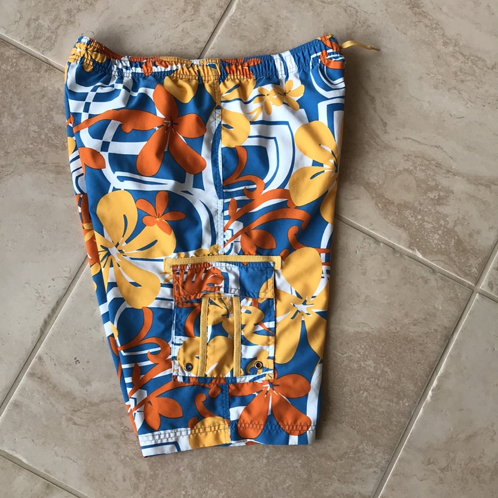 First wave swim short - Picture 5 of 15